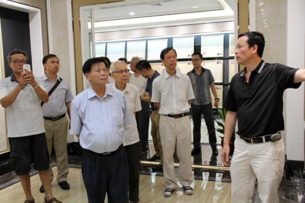 圖6、超耐磨高硬度全拋釉磚展區(qū).jpg